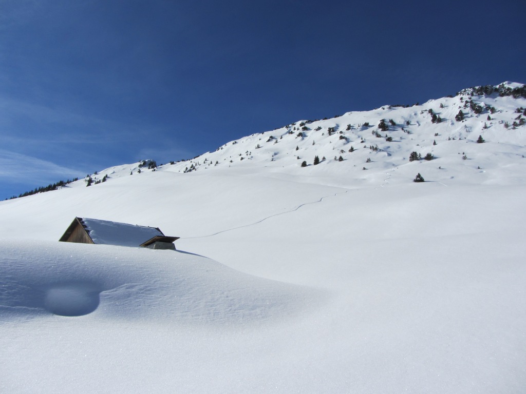 #2 Lanfonnet : Chalets de l Lanfonnet : Chalets de l'Aulp riant dessus : y a plus que la cheminée qui dépasse