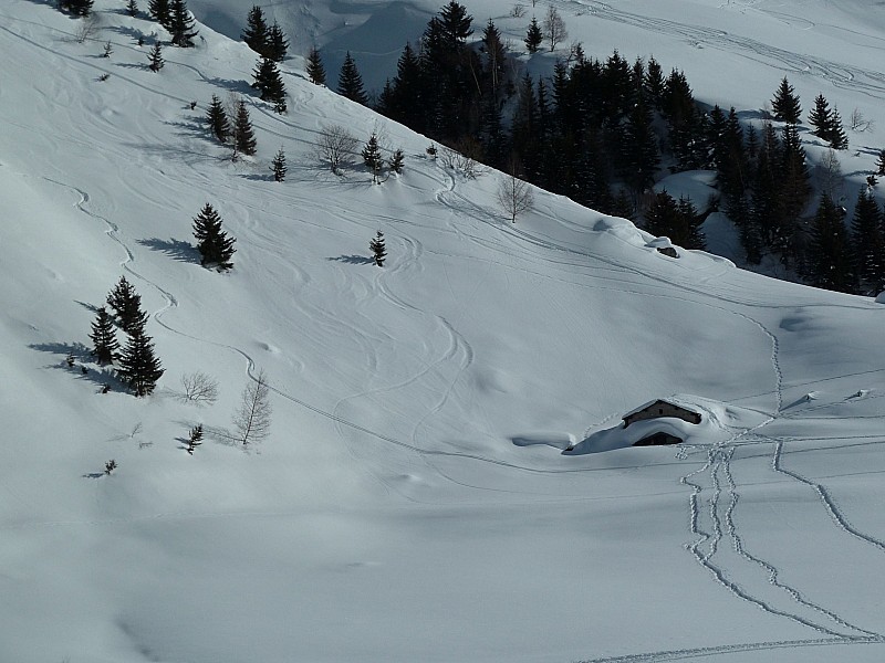 #16 Chalet sous Dôme de Vaugel : Sous une bonne couverture de neige Chalet sous Dôme de Vaugel : Sous une bonne couverture de neige