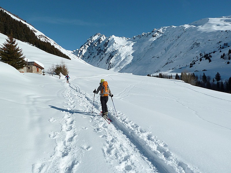 #2 Vallon de Forand (ou Ormente) : Le Roignais en fond, la température est agréable Vallon de Forand (ou Ormente) : Le Roignais en fond, la température est agréable