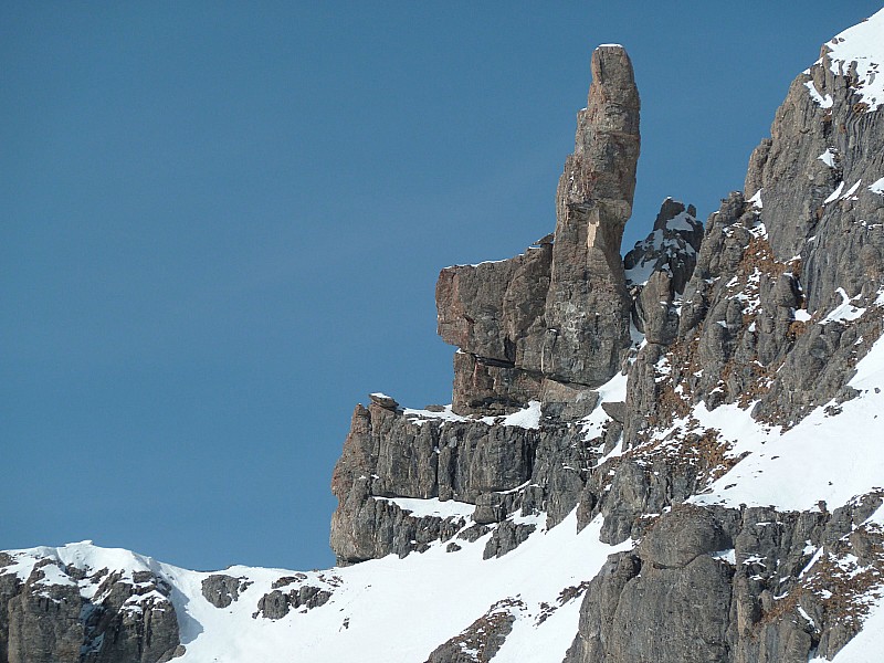 #8 Le gendarme du lac : Belle aiguille sur l Le gendarme du lac : Belle aiguille sur l'arête de Presset