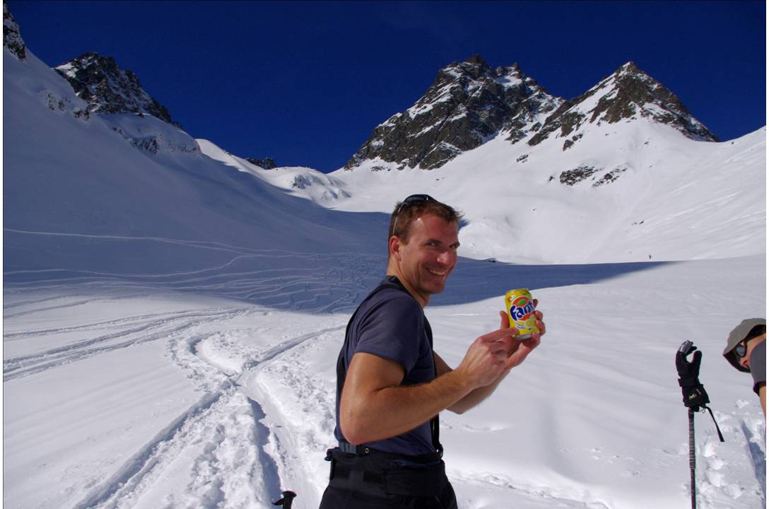 #1 FANTA - SIE : Sancy réalise ses sorties désormais en "partenariat" avec des grandes marques... Aujourd FANTA - SIE : Sancy réalise ses sorties désormais en "partenariat" avec des grandes marques... Aujourd'hui c'est Fan..
Quelle Fantasie... quelle imagination!