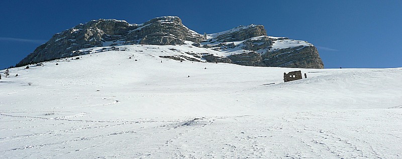 #4 Dent de Crolles face W : Face travaillée par le vent, et légèrement croûtée. Mais chouette vue. Dent de Crolles face W : Face travaillée par le vent, et légèrement croûtée. Mais chouette vue.