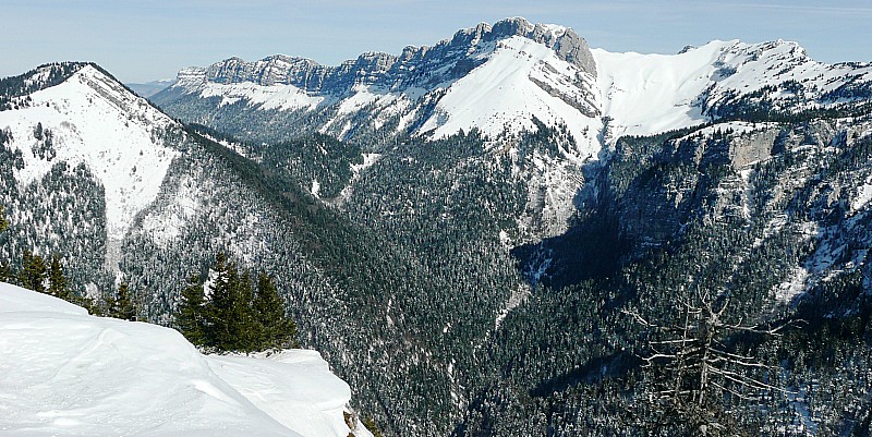 #7 Vue du Roc d Vue du Roc d'Arguille : On est en plein milieu de la Chartreuse