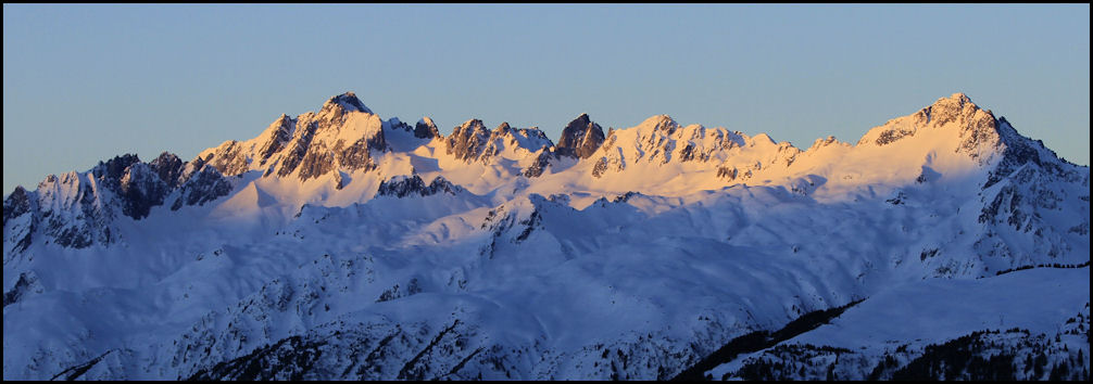 #1 lever de soleil : sur le massif de la Lauzière lever de soleil : sur le massif de la Lauzière