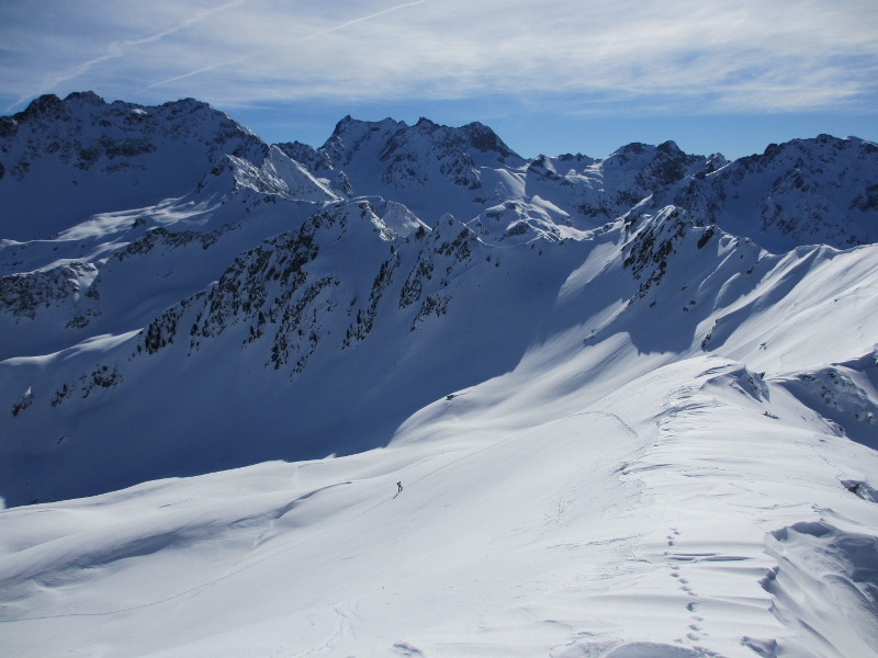 #4 Arête sommitale : En fond, Grand Miceau, Pic du Frêne et Grand Charnier Arête sommitale : En fond, Grand Miceau, Pic du Frêne et Grand Charnier