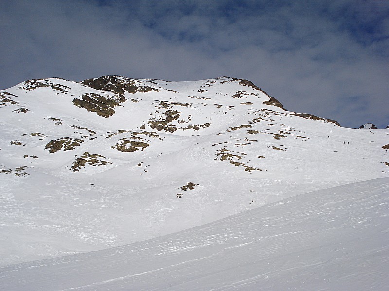 #5 la face du vieux chaillol : qq randonneurs et une neige croutée et trafolée la face du vieux chaillol : qq randonneurs et une neige croutée et trafolée