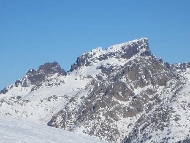 Pagli aOrba et Capu tafunatu : au loin