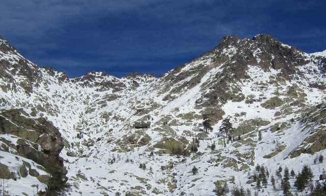 montée au refuge Tighettu : moins de neige ici