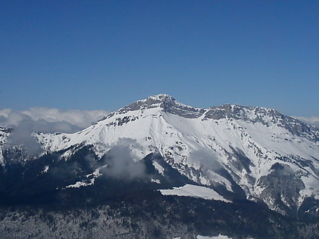 #9 COLOMBIER : versant est superbe COLOMBIER : versant est superbe