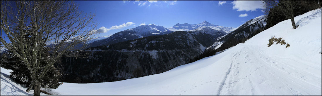 #9 à quelques encablures : du Biolay. Vue sur le Cheval noir (qui ne ressemble à un cheval noir que depuis Saint François et encore, seulement en hiver) à quelques encablures : du Biolay. Vue sur le Cheval noir (qui ne ressemble à un cheval noir que depuis Saint François et encore, seulement en hiver)