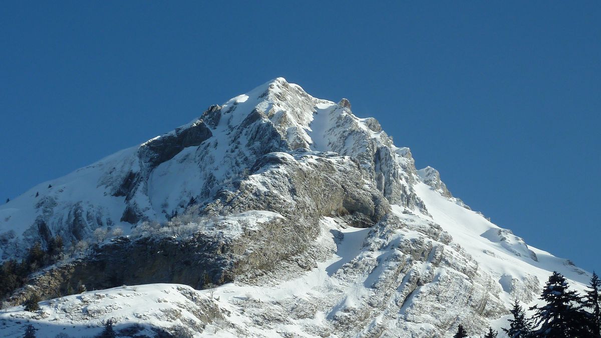 #1 Pecloz SW : le haut du couloir prend déjà le soleil Pecloz SW : le haut du couloir prend déjà le soleil