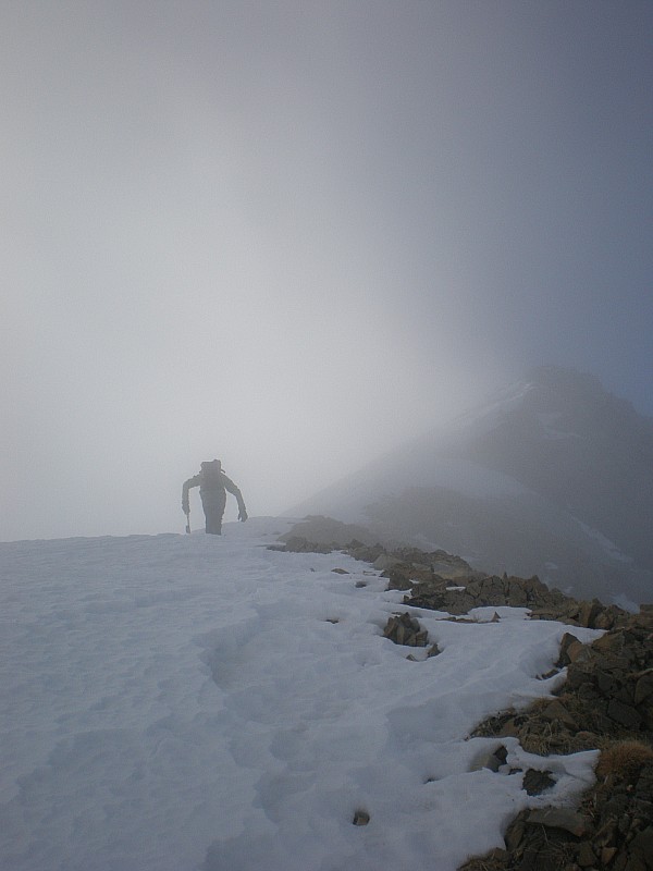 #4 montée au sommet : montée dans la brume montée au sommet : montée dans la brume