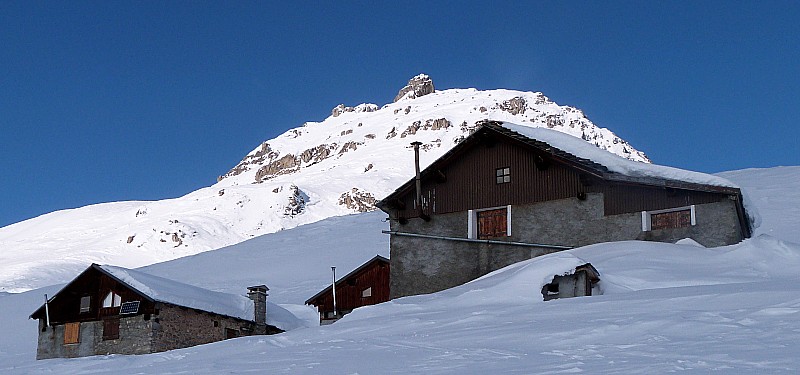 #2 Sous la Roche à Thomas : Encore un chalet! Sous la Roche à Thomas : Encore un chalet!