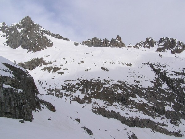 #5 Vue traversée vers Col Chéret : Vue depuis le refuge - Le Pic du Says à gauche, Pointes de Boverlat au centre et col du Chéret à droite avec ses 2 petites pointes caractéristiques Vue traversée vers Col Chéret : Vue depuis le refuge - Le Pic du Says à gauche, Pointes de Boverlat au centre et col du Chéret à droite avec ses 2 petites pointes caractéristiques