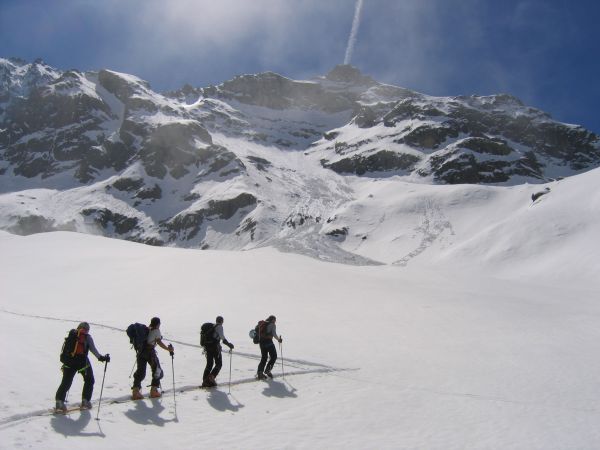 #4 Pointe de Chabournéou : Sagement en file indienne direction le sommet Pointe de Chabournéou : Sagement en file indienne direction le sommet