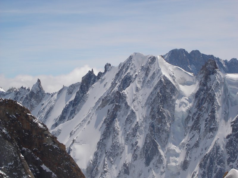 #2 Les Courtes : Beau point de vue sur la NE des Courtes, le couloir de l Les Courtes : Beau point de vue sur la NE des Courtes, le couloir de l'Aiguille Qui Remue, le col des Cristaux...