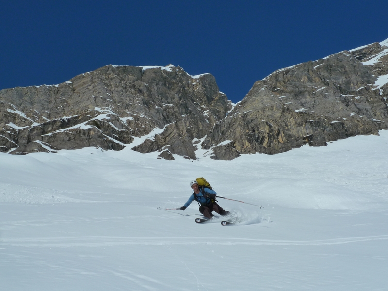 #14 Couloir sud du Repère : ça carve dans les grandes pentes inférieures ! Couloir sud du Repère : ça carve dans les grandes pentes inférieures !