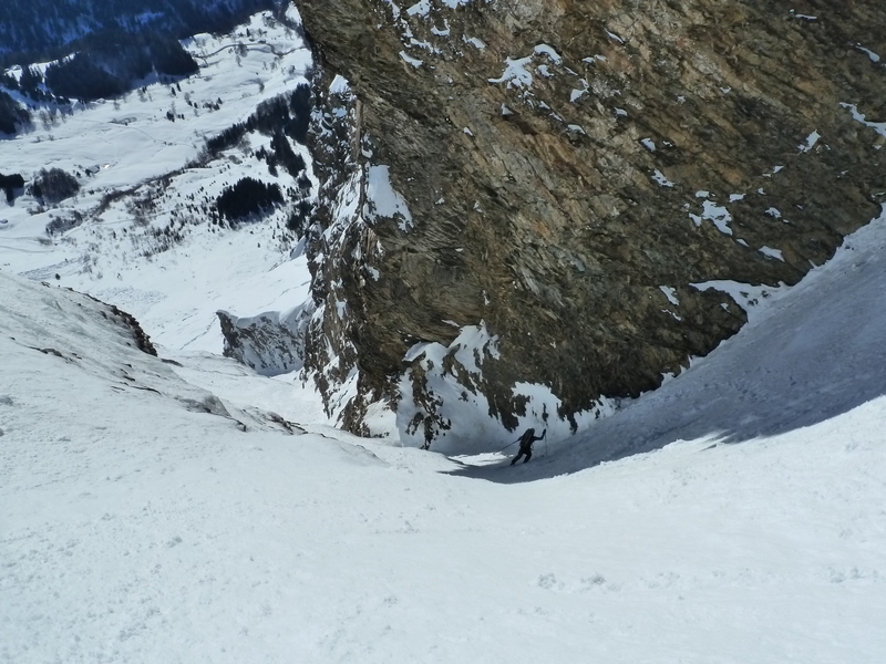#11 Couloir sud du Repère : La section étroite sous la falaise très bien remplie cette année. Couloir sud du Repère : La section étroite sous la falaise très bien remplie cette année.