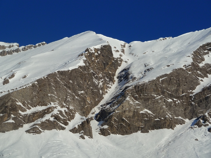 #1 Couloir sud du Repère : Vu du bas le remplissage semble pas mal du tout ! Couloir sud du Repère : Vu du bas le remplissage semble pas mal du tout !