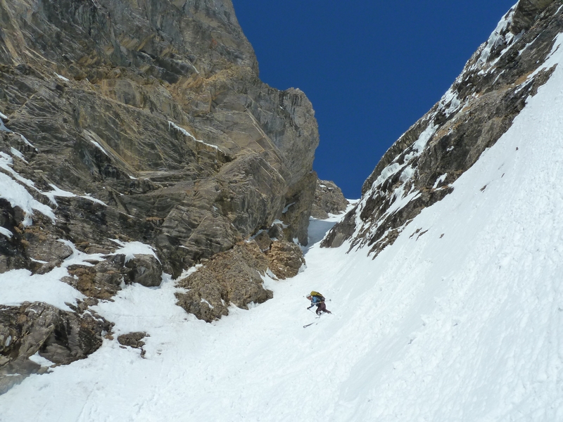 #12 Couloir sud du Repère : Poudre réchauffée agréable à skier. Couloir sud du Repère : Poudre réchauffée agréable à skier.