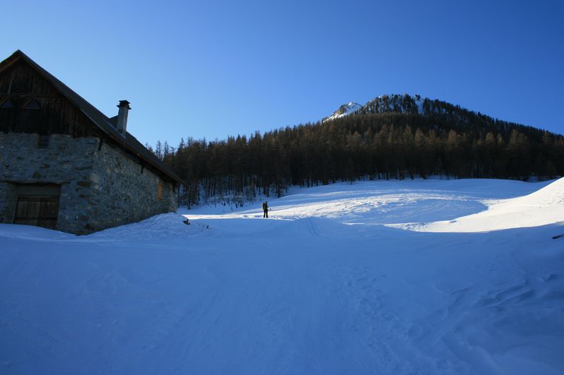 #3 Chalets du Mélézin : Objectif en vue au fond Chalets du Mélézin : Objectif en vue au fond