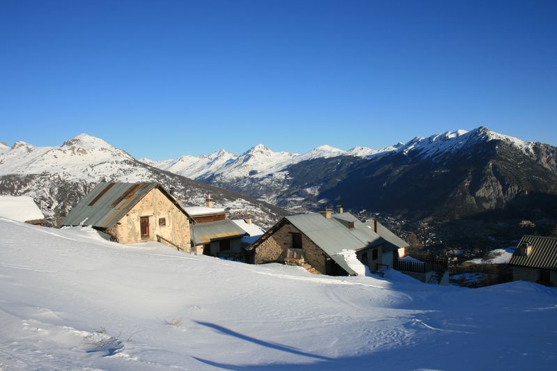 #4 Chalets du Melezin : Vue vers la vallée de la Guisane Chalets du Melezin : Vue vers la vallée de la Guisane