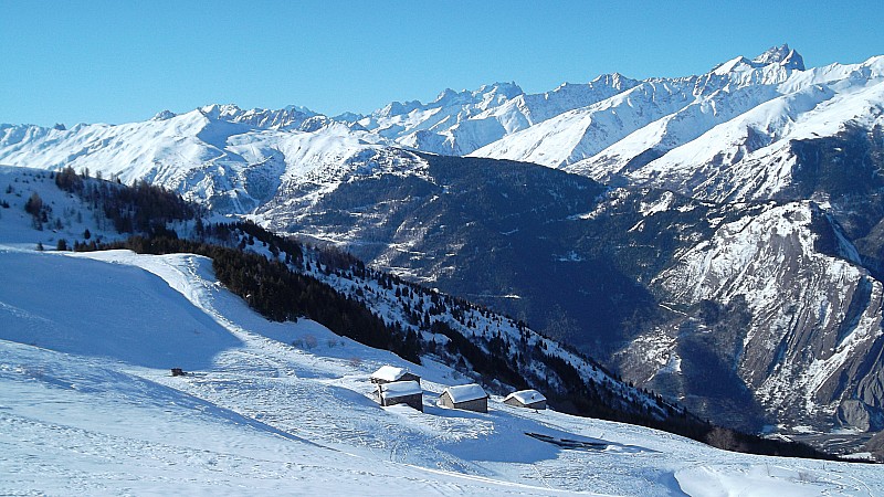 #5 Vallée de la Maurienne : Vue sur la vallée, avec les Aiguilles d Vallée de la Maurienne : Vue sur la vallée, avec les Aiguilles d'Arves à droite