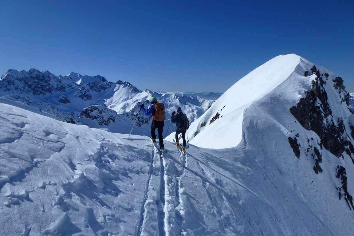 #15 Col 2472 m : Nous découvrons la suite de l Col 2472 m : Nous découvrons la suite de l'itinéraire.