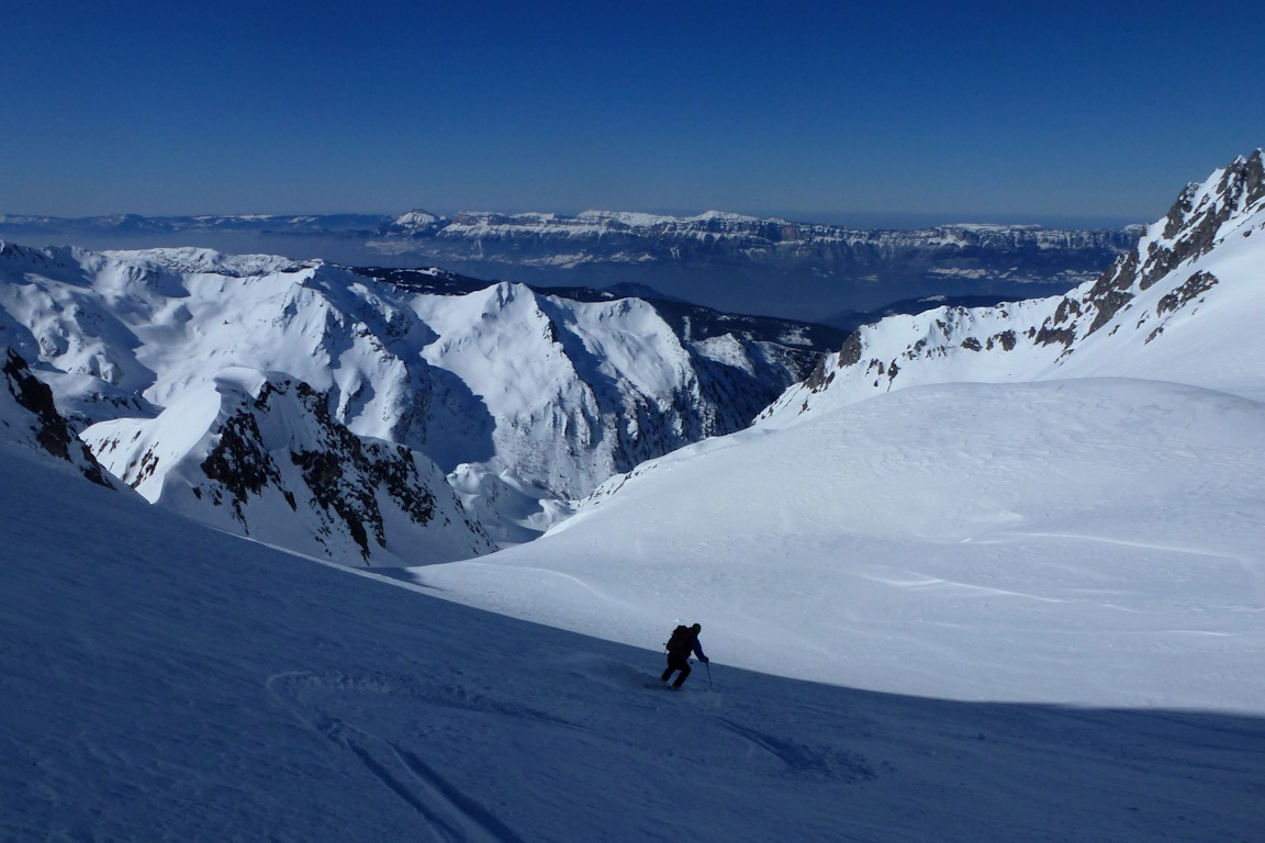 #12 Sous le couloir : A nouveau la poudre après un petit passage soufflé, plaqué. Sous le couloir : A nouveau la poudre après un petit passage soufflé, plaqué.