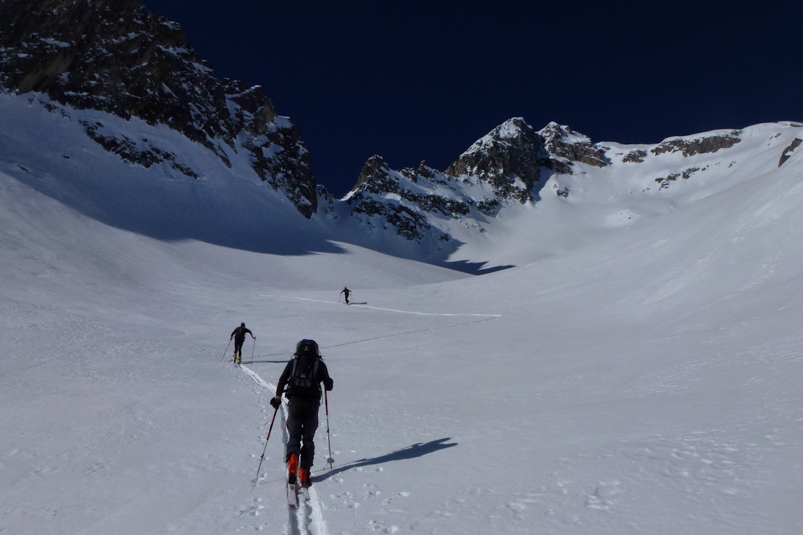 #6 Le groupe s Le groupe s'étire : Chacun profite des magnifiques paysages.
