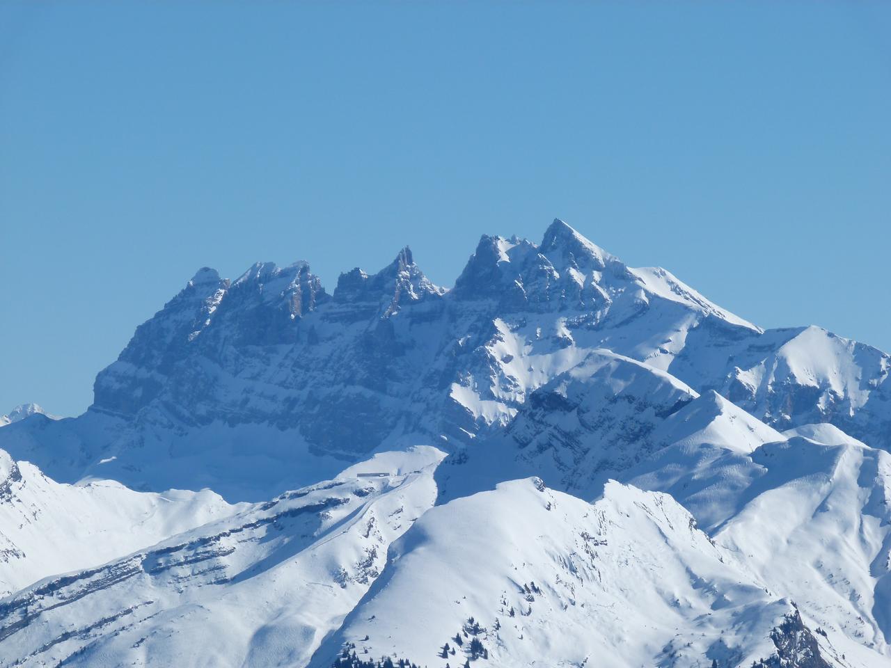 #8 Les Dents du Midi : Des montagnes emblématiques Les Dents du Midi : Des montagnes emblématiques