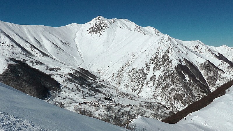 2000m : le petit village de Palanfré dominé par Pianard et Rocca d'Orel