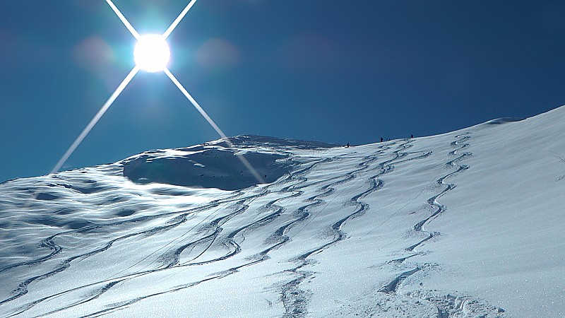 2100m : Une orgie à la descente