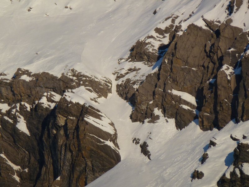 #3 Grd Muveran : Le couloir d Grd Muveran : Le couloir d'accès à la face bien enneigé