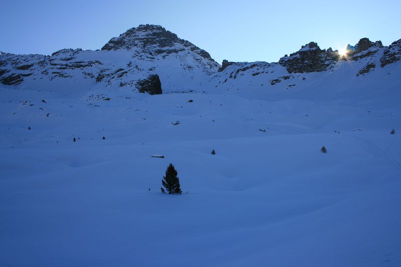 #4 Casse des Oules : Le soleil fait une courte apparition. On ne le retrouvera qu Casse des Oules : Le soleil fait une courte apparition. On ne le retrouvera qu'au Col.
