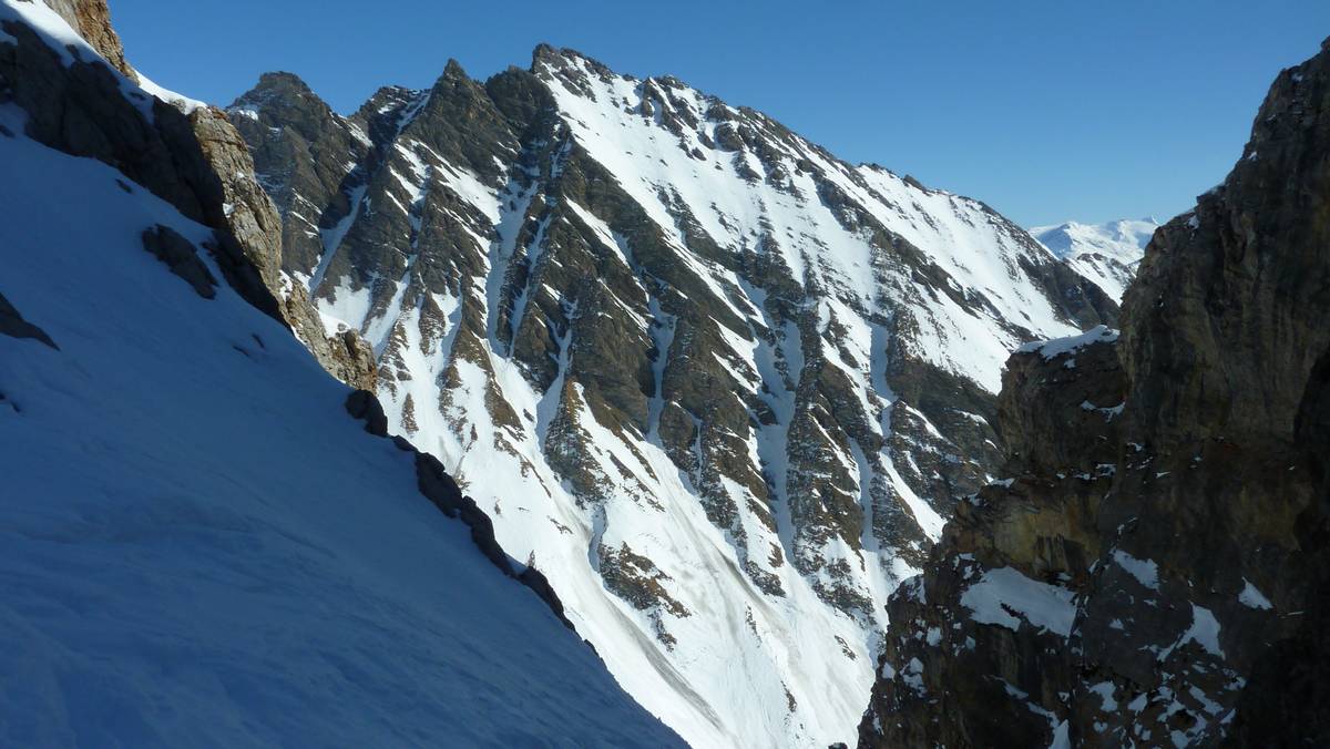 #6 Roignais Ouest : les couloirs sont secs Roignais Ouest : les couloirs sont secs