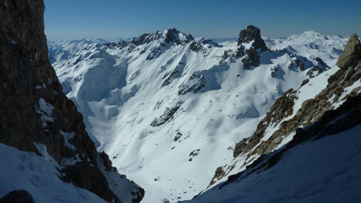 Pierra Menta : une vue superbe de la breche sur le joyau du Beaufortain