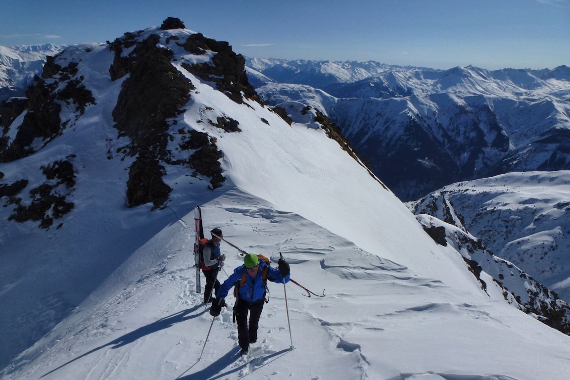 #6 Le sommet : Ici, la vue est magnifique. Le sommet : Ici, la vue est magnifique.
