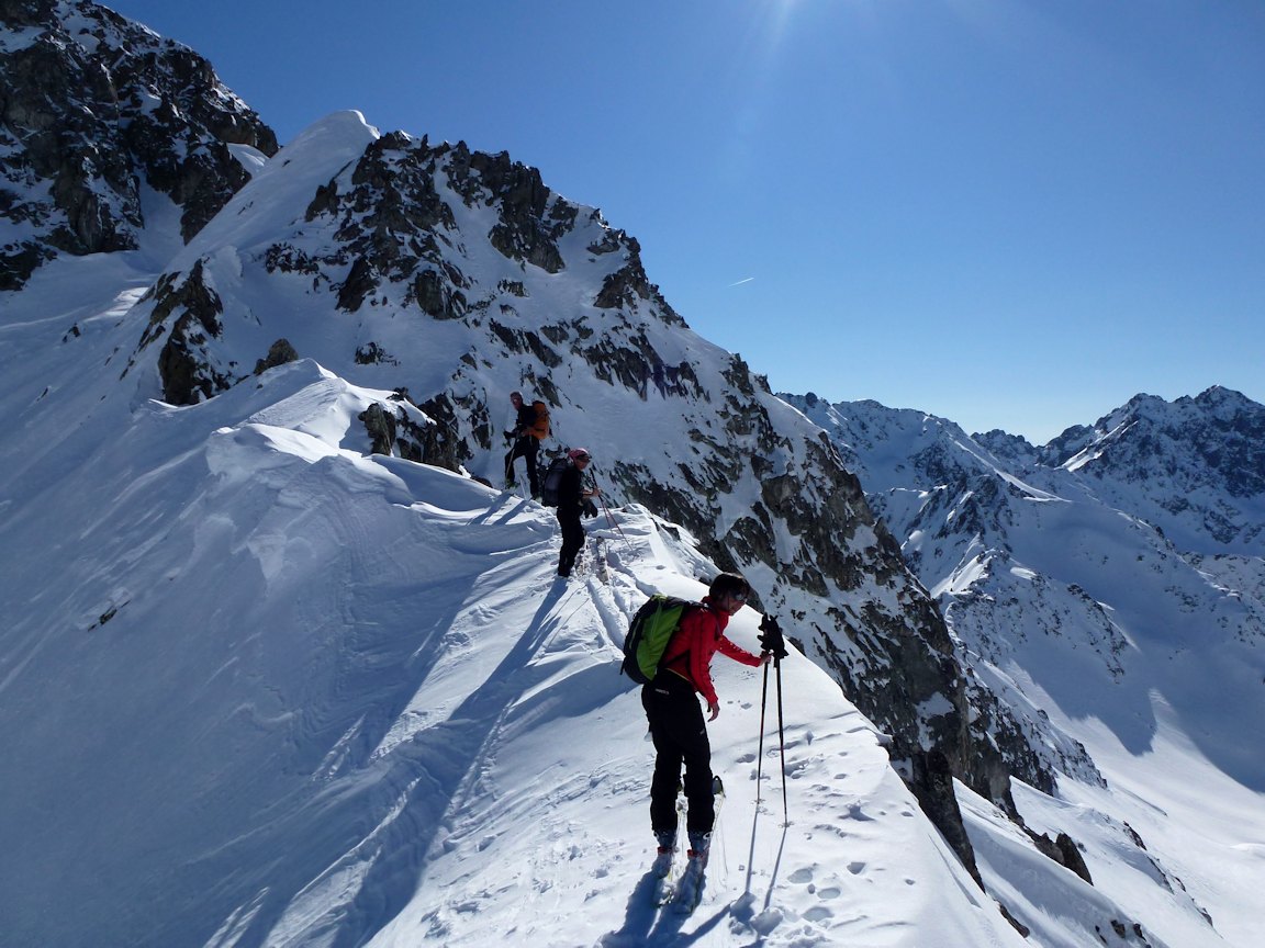 #17 La Brèche 2459 m : Nous découvrons le versant Veyton. La Brèche 2459 m : Nous découvrons le versant Veyton.
