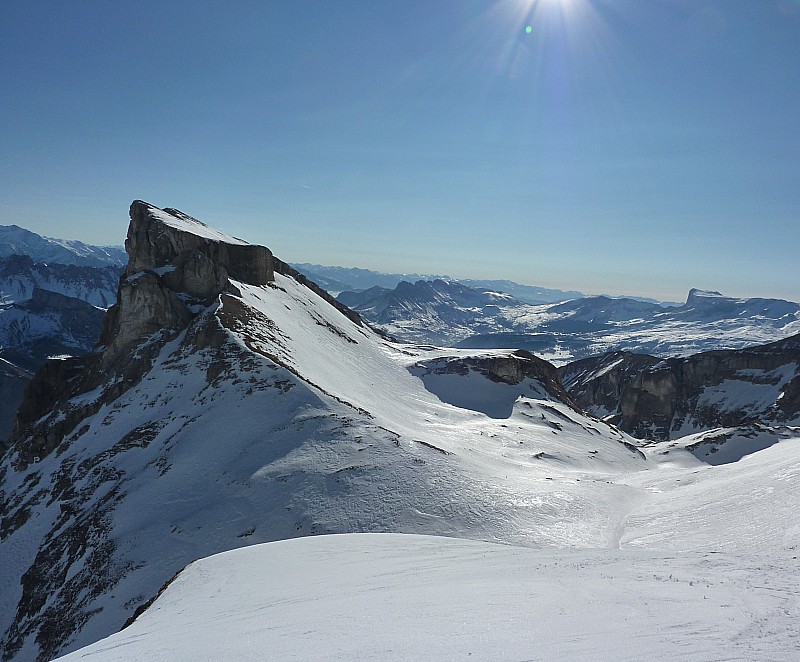 #9 Tête de Lapras (2584m) : Petite correction : mes microbes ne m Tête de Lapras (2584m) : Petite correction : mes microbes ne m'ont pas permis d'aller jusqu'au couloir, j'ai donc fait une boucle le Nid-Tête de Lapras. JMi05