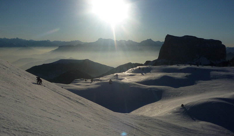 #4 Mont Aiguille : Des piétons aux prises avec la croûtée Mont Aiguille : Des piétons aux prises avec la croûtée