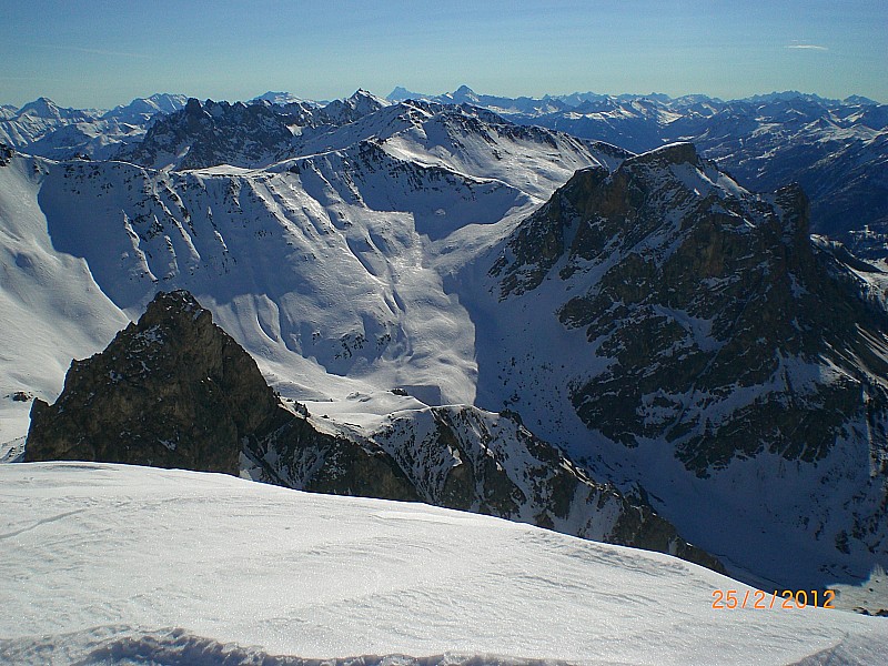 #7 Roche Colombe : Du sommet, vue vers le sud, arêtes de la Bruyère, crêtes du Chardonnet, Aiguillette du Lauzet... Roche Colombe : Du sommet, vue vers le sud, arêtes de la Bruyère, crêtes du Chardonnet, Aiguillette du Lauzet...