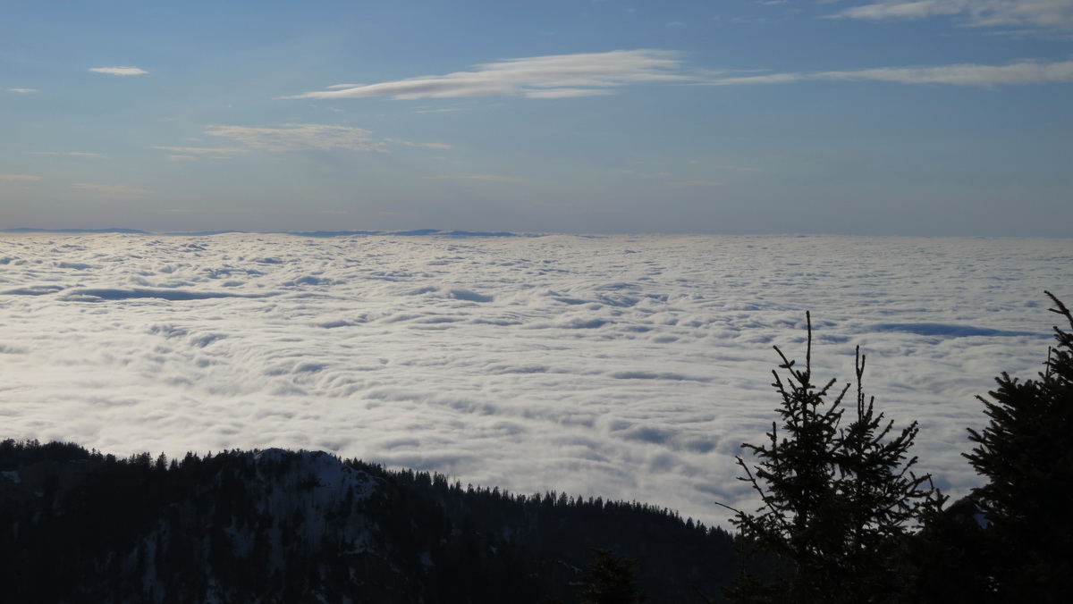 #4 Mer de nuage : Marée haute Mer de nuage : Marée haute