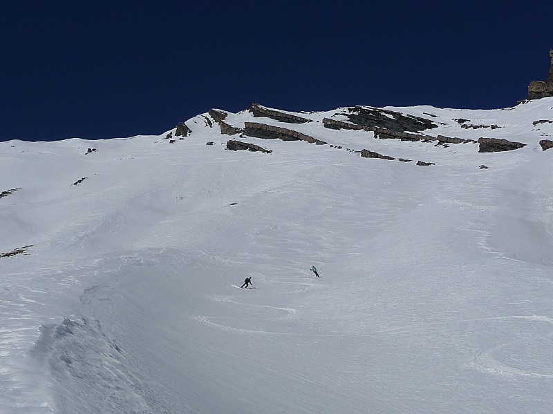 #11 Sous la face : qui parait plate vue d Sous la face : qui parait plate vue d'ici