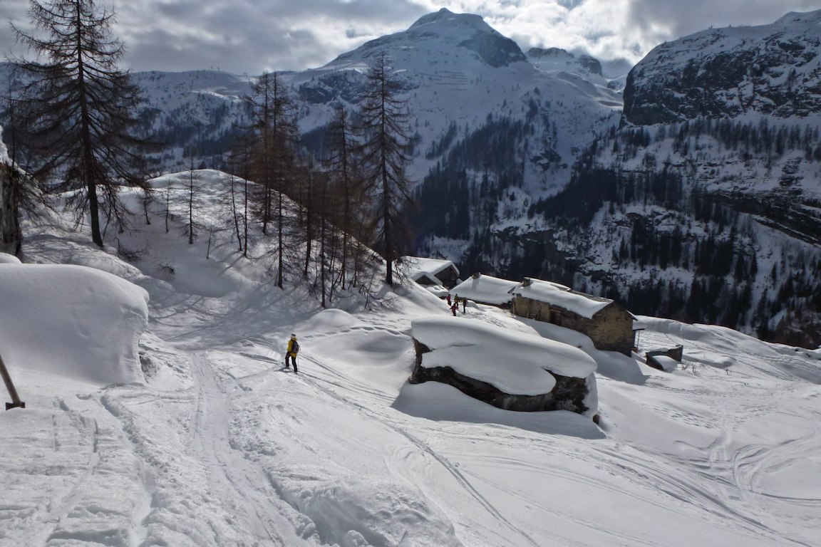 #7 Le hameau du Villaret : Un village haut en couleur. Le hameau du Villaret : Un village haut en couleur.