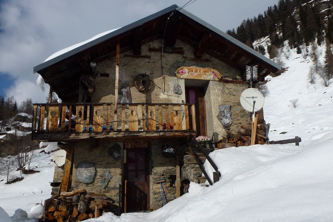 #9 Chalet richement décorée : Cherchez l Chalet richement décorée : Cherchez l'erreur !