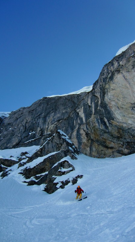 #13 Couloir du Chateau : Neige pas pire sur le haut. Couloir du Chateau : Neige pas pire sur le haut.