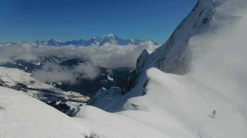 Arrivée au Col : Mont Blanc et corniches.