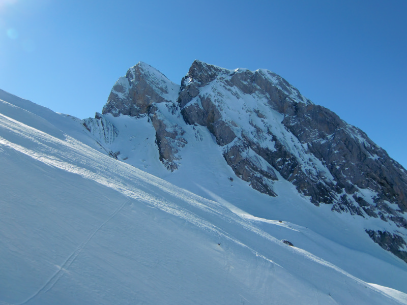 #1 Conditions : Combaz passe à peu près par l Conditions : Combaz passe à peu près par l'écharpe. Bibollet bof bof.