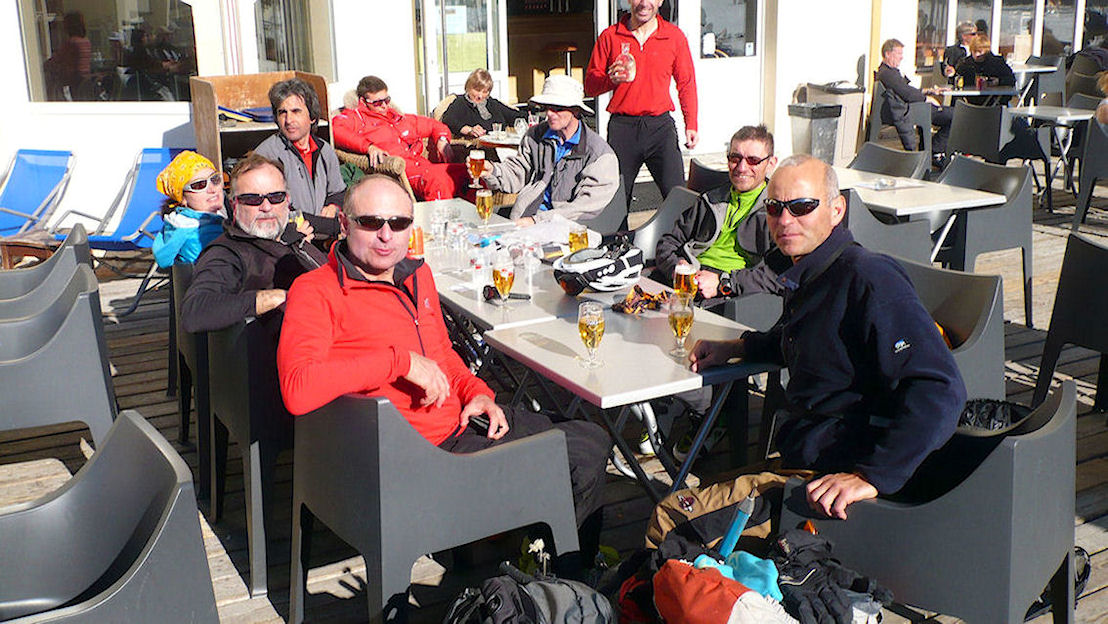 #19 Tour du Malinvern : Le seul avantage d Tour du Malinvern : Le seul avantage d'arriver en station. Un verre tout de suite après le déchaussage.